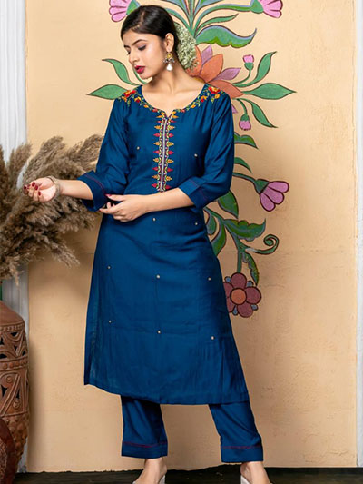 A Women Motif Printed Kurta manufacture by kurti wholesaler in kolkata
                                    